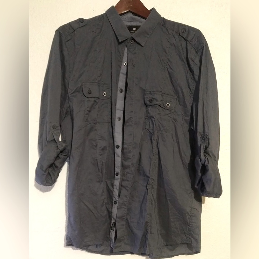 Cool casual shirt for your everyday exploring.